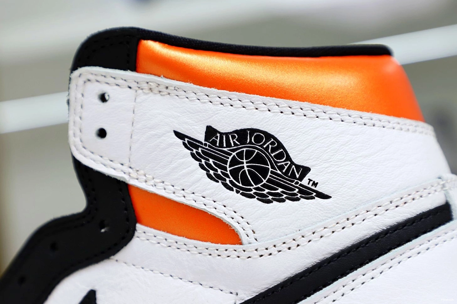 Electro Retro Air Jordan 1 Orange' High OG 0806